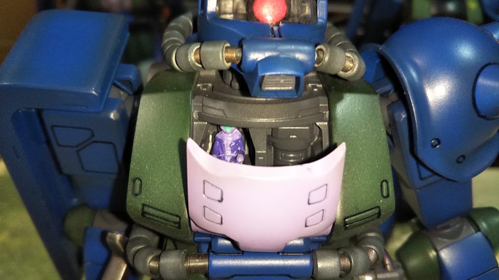 このキットにはパイロット（アナベル・ガトー大尉（当時）がついています💦なお作者はもう1機高機動型ザクのバラバラジャンクを保有しております💦（シン・マツナカカスタム機にしようかなぁ～）