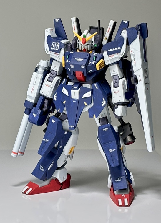 右腕の2連装ビームガンはプラ板とプラ棒でスクラッチ。一部はサードパーティのディティールアップパーツを使用。