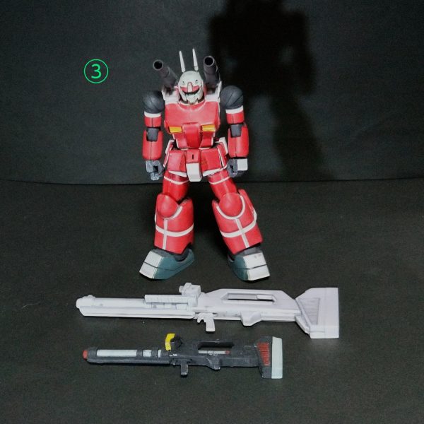 ガンキャノン武装製作その2でネタ武装を自作しました。①今回もネタ武装でみんな大好き大型兵器のRGM79F陸戦用ジムの主兵装のレールキャノンをサイズ拡大して製作しました。②今回も積層プラ板削り出しで、過去に製作した物を縮尺1.5倍の寸法で作りました。③で完成でサイズ感の比較を🤣④‚⑤でレールキャノンの詳細を🙏前に製作した時より確実に技術が上がったかと思います😊武装製作その3へ続く🙏（4枚目）