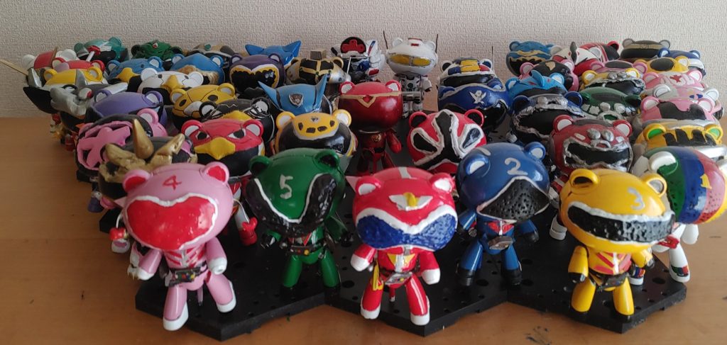 作品名：また会おうぜ！<p>今朝10時「ゴジュウジャー」が最終回を迎え、「スーパー戦隊シリーズ」が一時休止となりました。 個人的に、ロスになるのか？は分かりませんが… サムネイルは昨年末までに作った「プチッガイ×スーパー戦隊」の数々。正月に撮影した [&hellip;]</p>
