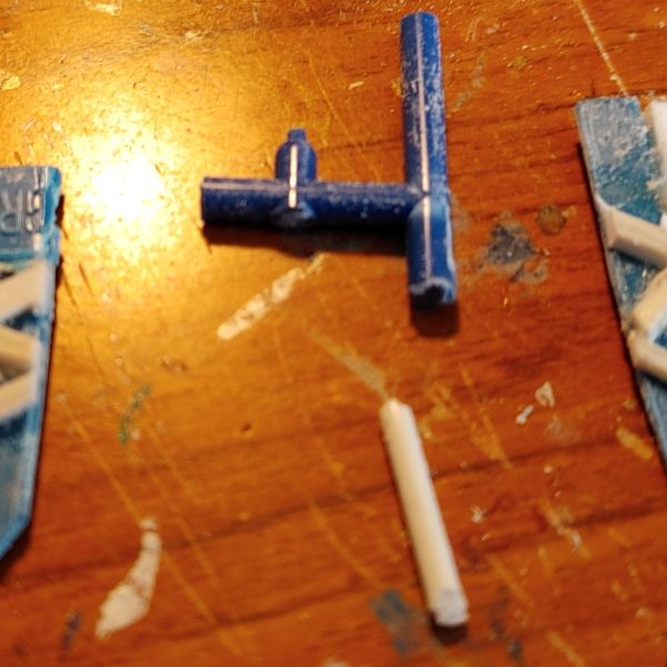 エポキシの途中まで行きました。ただ、パテが切れて、中途半端に。さすがに、放送開始までには…^_^;（4枚目）