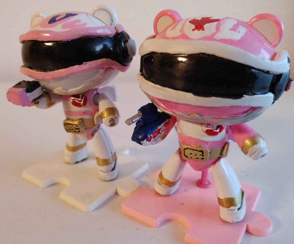 個々専用武器。マーメイドズーカに、フェニックスズーカ。残り男性メンバー三人の専用武器との合体で、大型武器▪パワーバズーカに。ちなみに、マーメイドはプラ板での箱組みに持ち手のランナー。フェニックスはエポキシパテにランナー&nbsp;&nbsp;