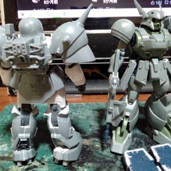 製作中に少し不安になったので、RE/100デナン・ゲーも仮組してみた（笑）。なれべ手も遜色無いのが分かったので一安心、さあ～てココから細かな修正等を加えながら仕上げへと向かいます。まぁあとの問題は、もう１個のデナン・ゾンをブラック・バンガードこと黒の部隊仕様にするので同じ改造を～が。ｗｗｗ（3枚目）