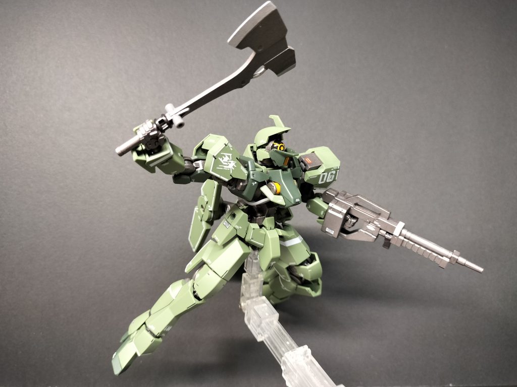 取扱説明書にあったポーズ。付属のシールは一切使用していません。