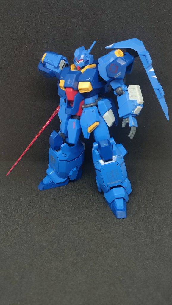 個人的にはビームサーベルで戦う姿がカッコいいと思ってます。