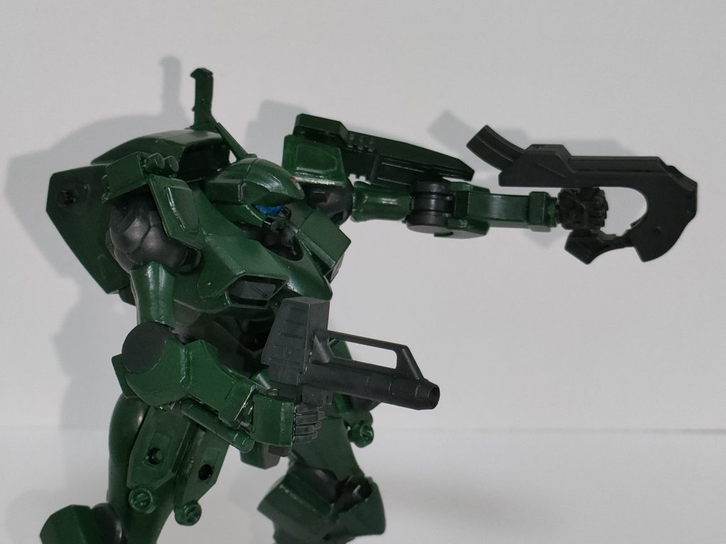 スモールグレネードガン小型の榴弾砲。装弾数、威力ともに低いが、取り回しがいい。ビームガンザウォートの標準装備。スモールグレネードガン共々脚部のハードポイントに装備可能。