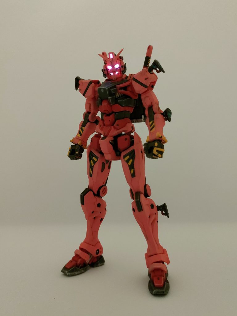 角度は違いますが照明落とすとめっちゃ光ってーる♪