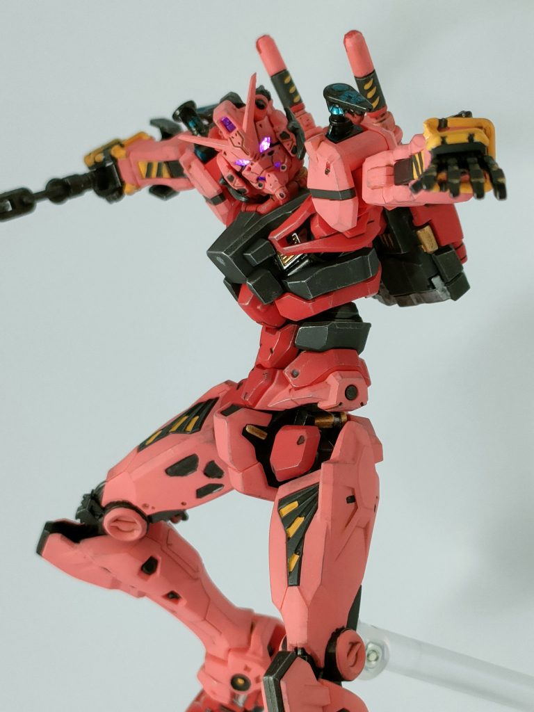 今回のお気に入りポイントは股関節辺りからチラ見えするシリンダーと胸のダクトの塗り分けです(笑)似たような写真ばっかりで申し訳ないです💦