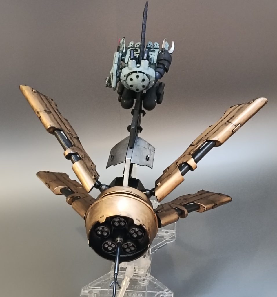 ビーム発射口は100均のじょうろを切り出して作りました。