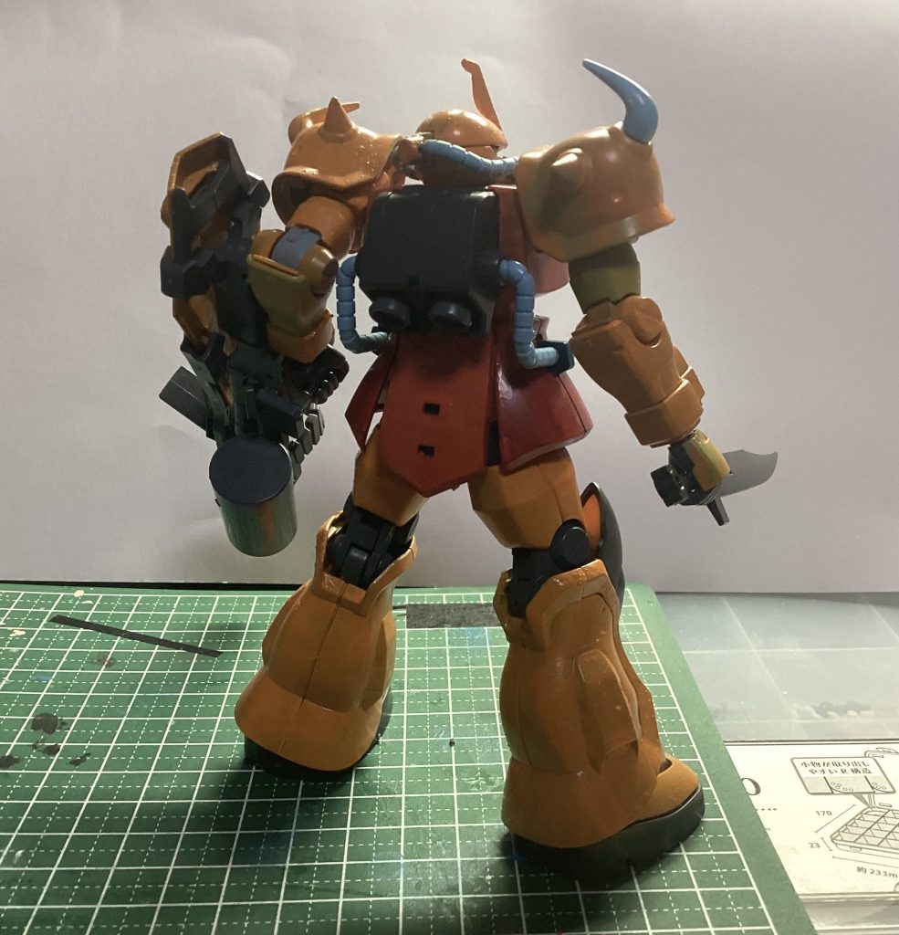 今回は慣れないスポンジ塗装で気泡が入りまくってしまった塗料を使いすぎて塗料が切れてしまった上に周りの店にハイネ専用オレンジが在庫切れダクトに色が濡れないと勘違いしていた二の腕の関節も塗ってしまってうごかなくなってしまったと普段よりも実力不足な面が目立っています…