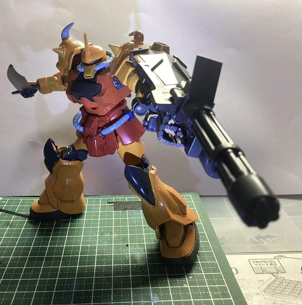 最後にガトリング！個人的にはグフ・カスタムの1番好きなところです今回は今までの自分が作ったガンプラと比べてもあまり上手くは作れなかったので、またグフ・カスタムを手にする機会があれば是非リベンジしたい機体です…お目汚し、失礼しました！