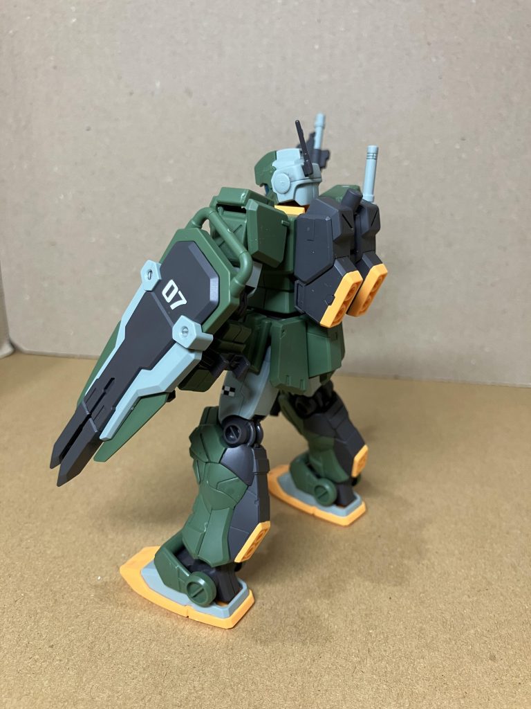 ジムストライカー–3枚目/制作者：ままままんぼう