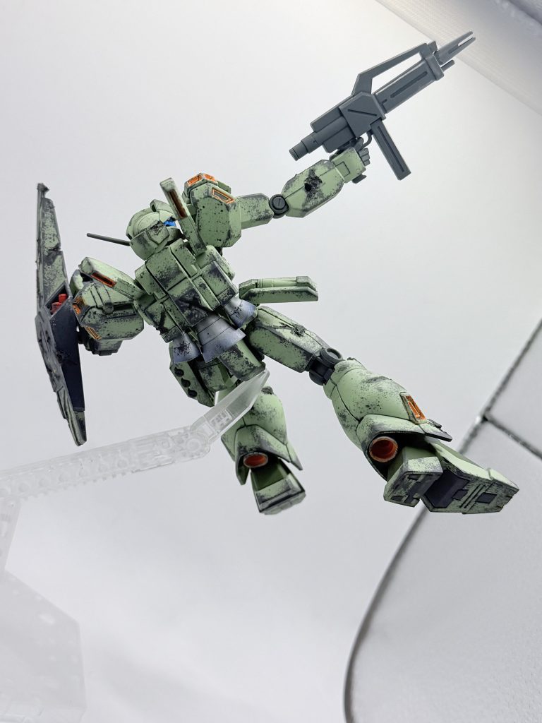 部分塗装とは言えバーニアだけは必ず銀塗装して青焼けにしたくなる