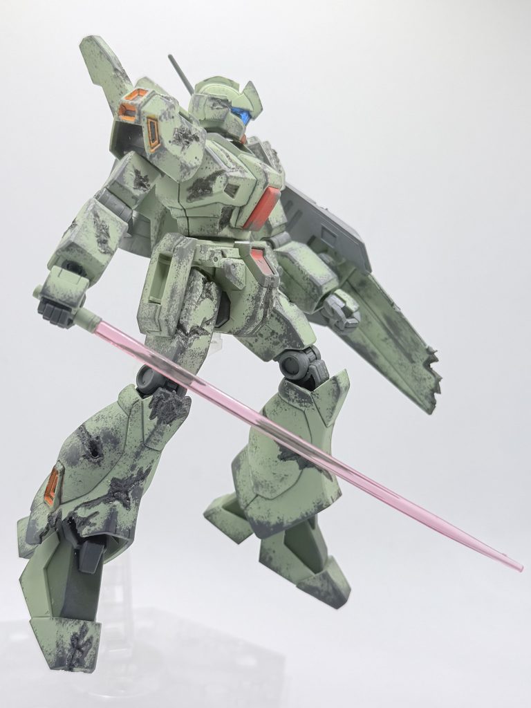 ダメージウェザリングは楽しくてやり過ぎる今回は右脚の膝と足首部分のカバーを削り落としたところがこだわり&nbsp;イイ…