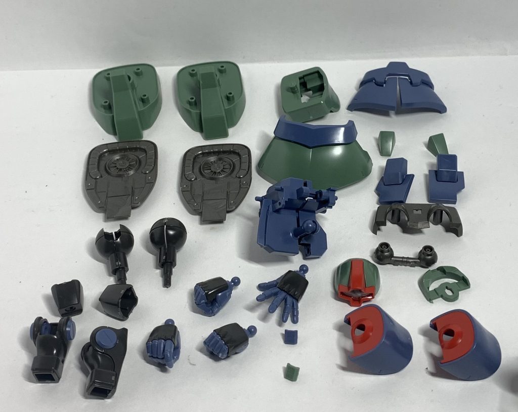 最後に余剰パーツ類。基本的に「HGUC ドム/リックドム」のカラーバリエーションキットですね。色分けを再現するために「AランナーおよびDランナー」がともに一枚増加しておりその差分が余ります。関節等はお好みで黒orブルーで選択できたり、破損時の予備パーツとしても使用できたりとありがたいキットではありますね〜!「HGUC ドム/リックドム」のバリエーションキットはほかにも「HGUC シャア専用リックドム&G-3ガンダム」のセットが発売されています。今に見ても造形と稼働範囲ともに良好なドム!最高ですね!***ビルドダイバーズ二次小説「陰キャアイドルはGBN〈惑星〉を救いたい。」こちらのつぶやきによる【試し読み】またpixiv先行で現在更新中です〜!◇◇◇またハーメルン版「陰キャアイドルはGBN〈惑星〉を救いたい。」こちらも同様に更新中です〜!二次創作にご興味のある方はぜひ〜!