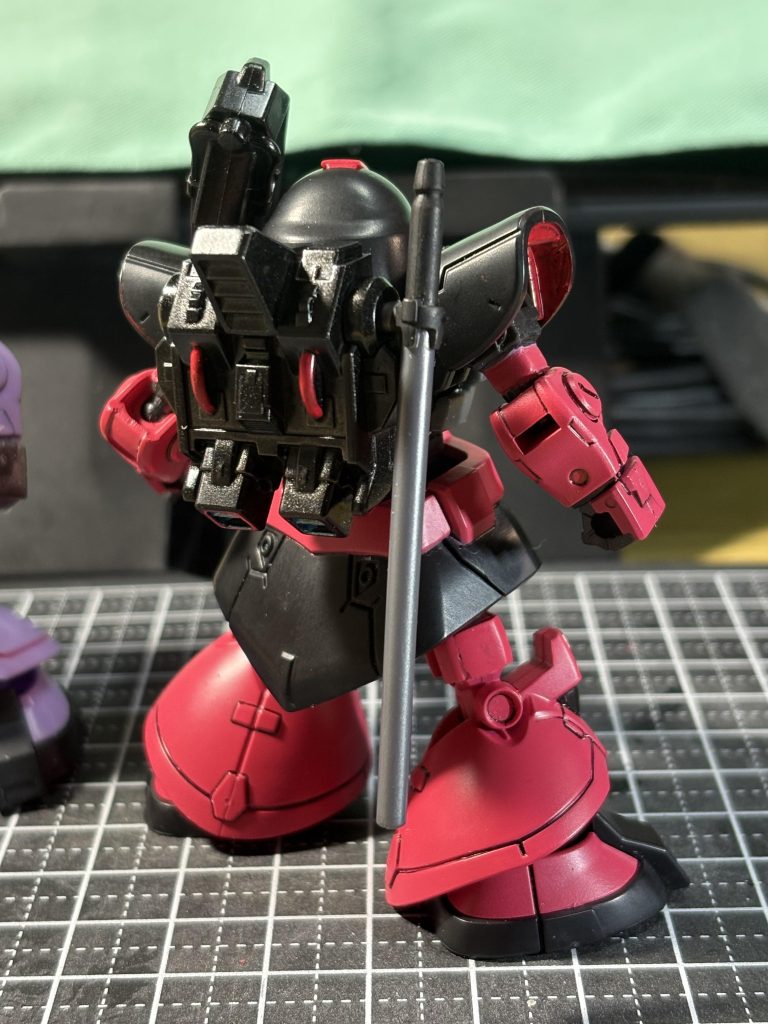 バックパックは、ゲルググようEXパーツから高機動用を使用しキャスバルらしい３倍仕様にしつてみました。