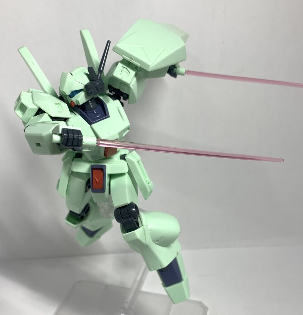 ビームサーベル二刀流その2ジェガンで両手持ちサーベルの印象はありませんが高機動タイプなので似合いますね〜