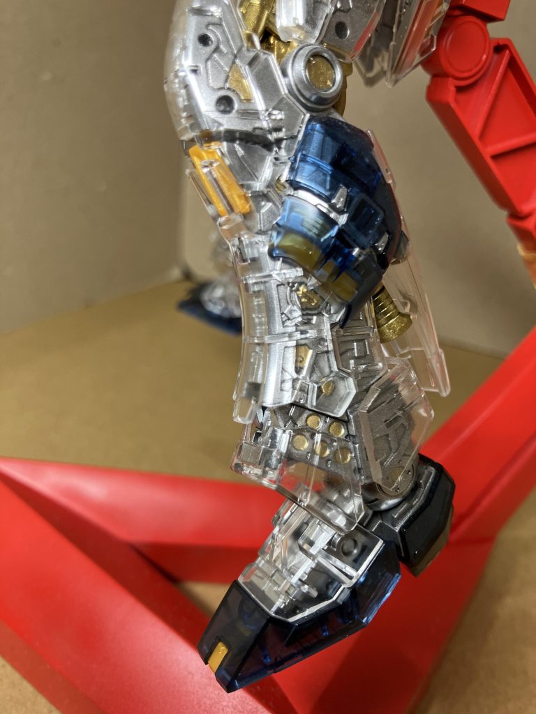 νガンダム(クリア)–2枚目/制作者：ままままんぼう