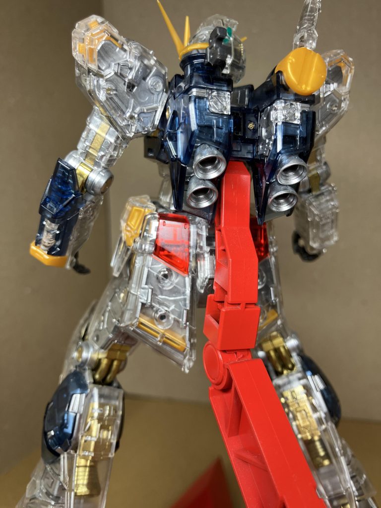 νガンダム(クリア)–3枚目/制作者：ままままんぼう