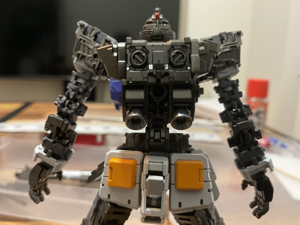 フレームはメカサフとガンメタで。スターブライトアイアンより落ちついた感じ。やや、ブラウン寄りの光沢