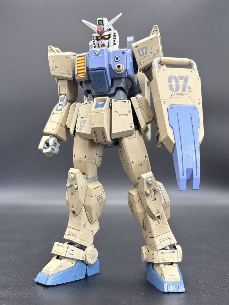 ”筆塗りでもエアブラシ塗装のようにムラなくきれいに仕上げたい!”という思いから、丁寧に薄く何度も重ね塗りを行いました。