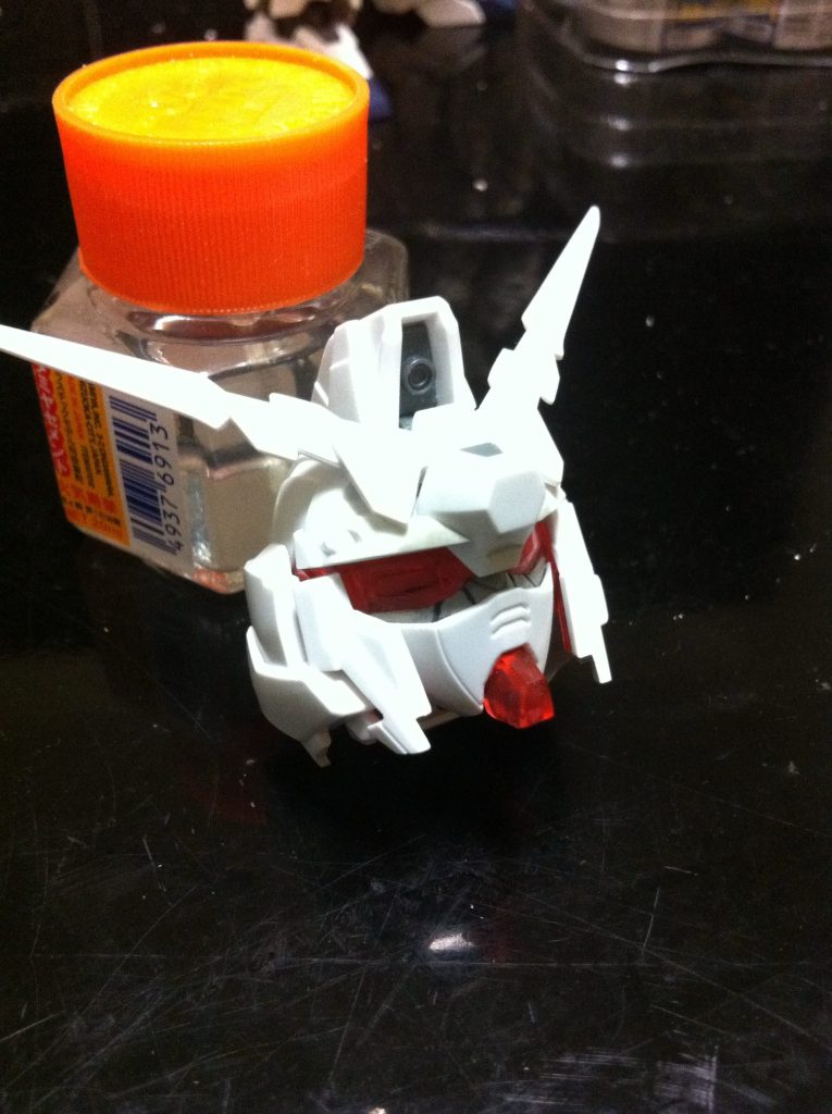 隈取りをパテで作り直したりしてます