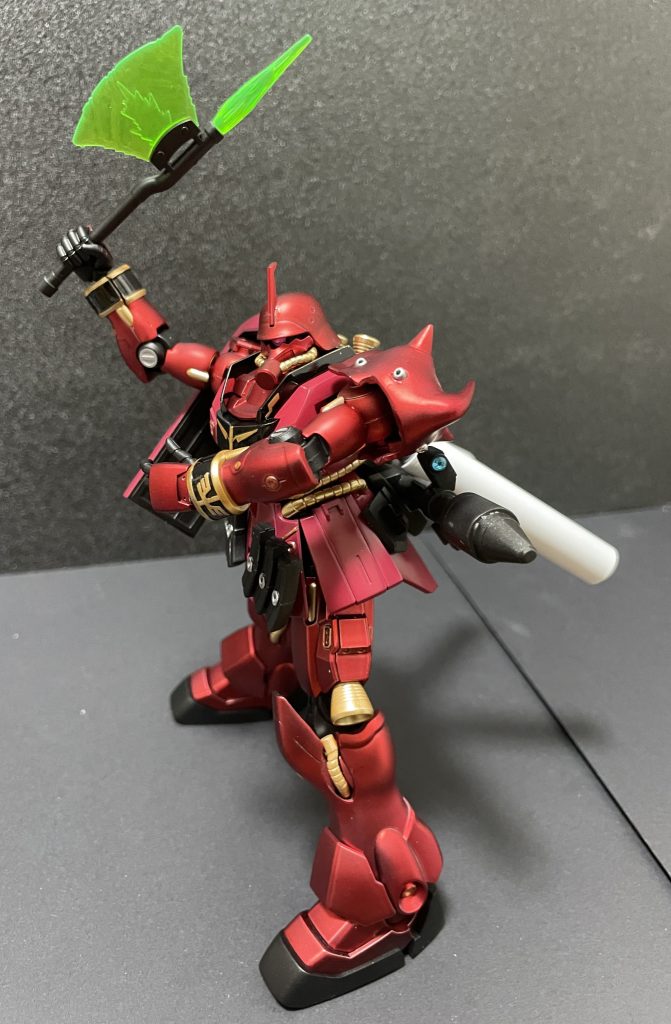 首の可動少なめです。改造するべきでした。