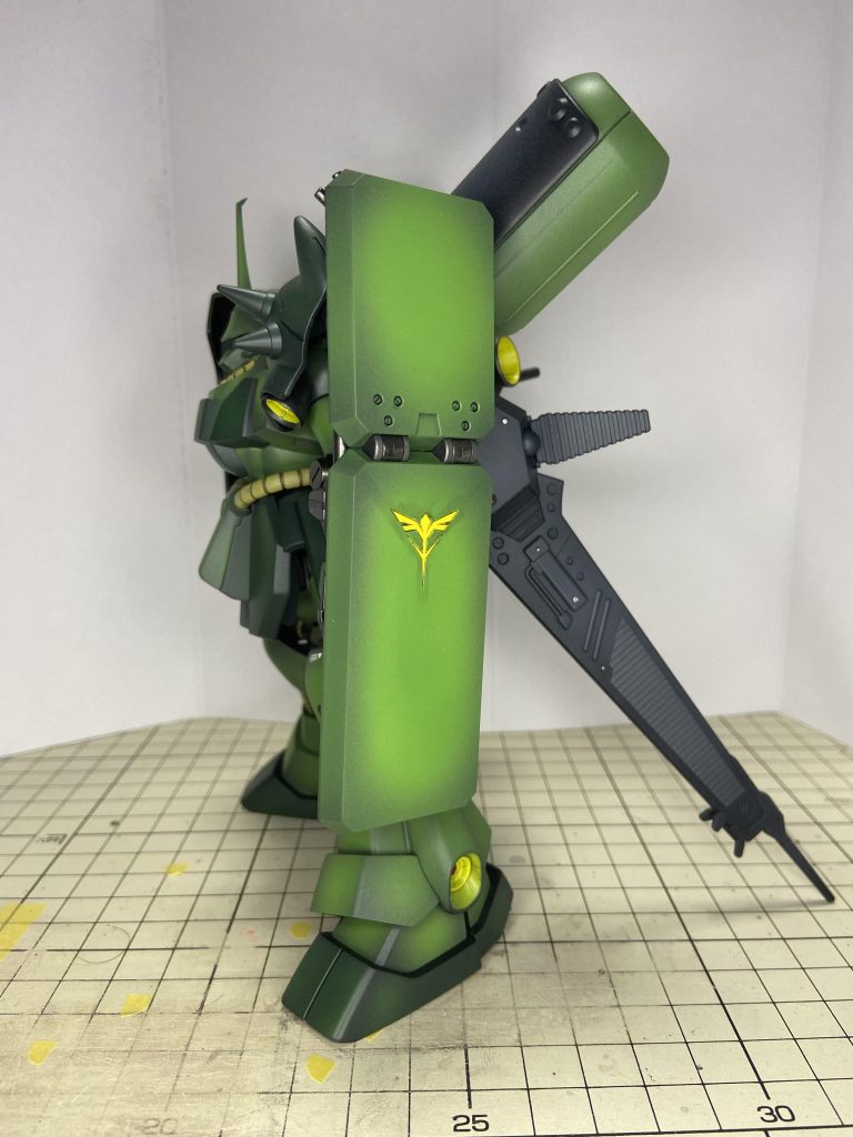 シールドのマークも塗装で。そのうち汚しを入れようかと考えてます。