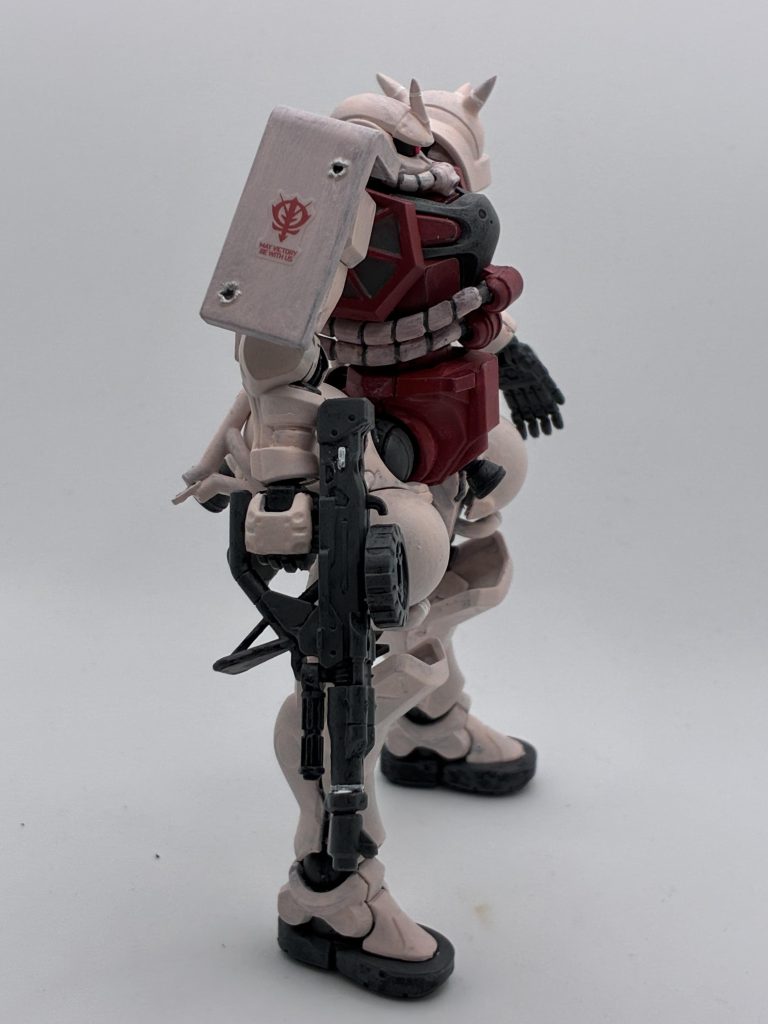 リューターで弾痕付けました