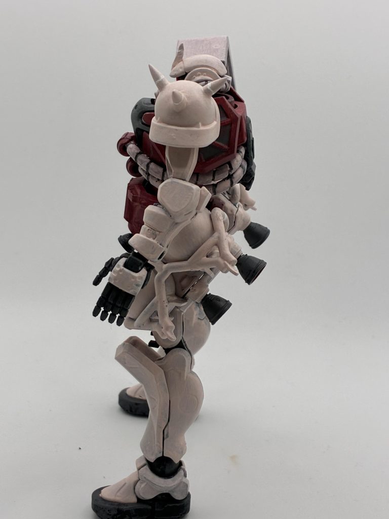 肩のスパイク尖らせました