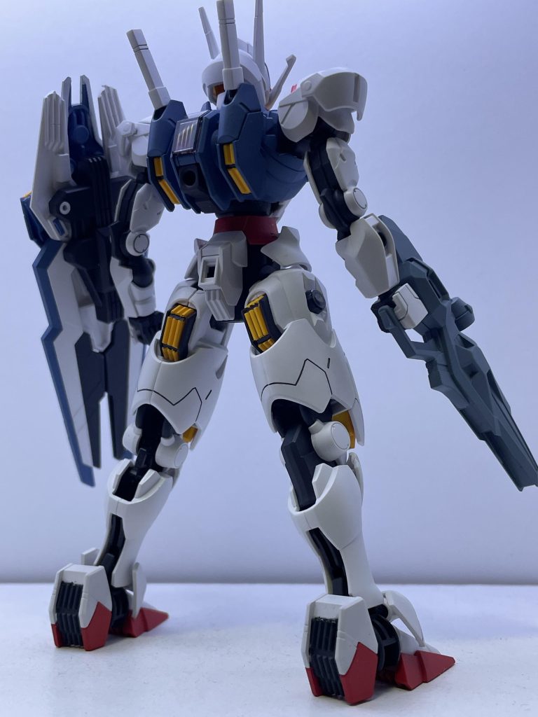 背面なかなか精密な造形のキットだと思います。