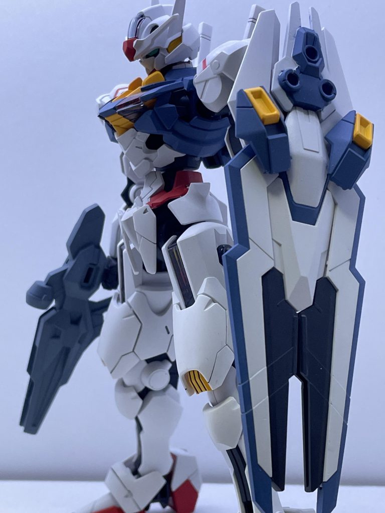 エスカッシャンの塗り分けが一番難しかったです(~_~;)ライフルは合わせ目を消してみました。