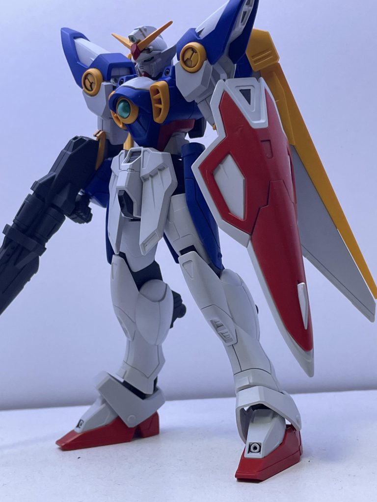 成形色より落ち着いたトーンの配色で塗装しました。