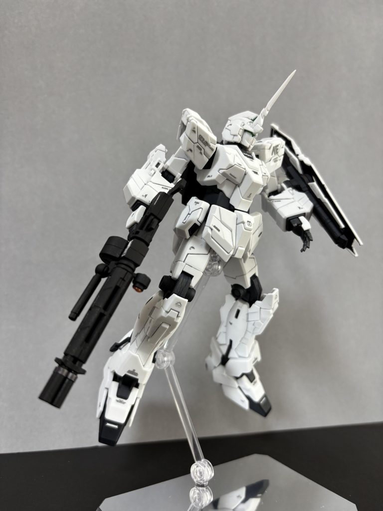 移動してる感じリサイクルショップで新品で買ったのですがシールが見当たらず（無くしただけ？）センサーやアイはルミナスメタグリーンで塗りました💡