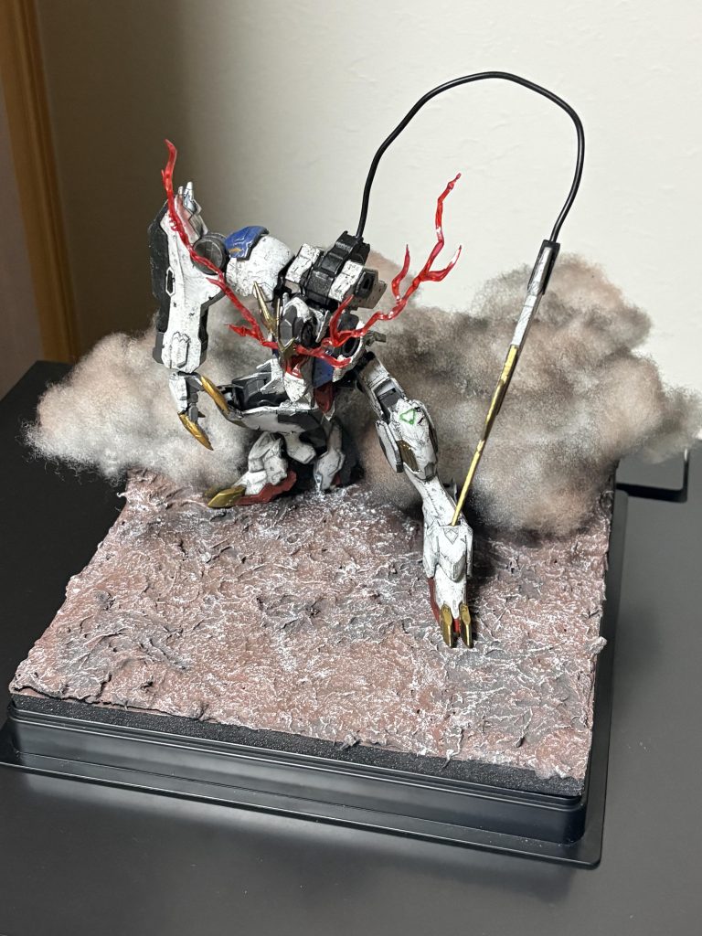 全体像はこんな感じ。ベースはいつものサイズで、どの角度から見ても劇中のようなイメージになるように調整しました。