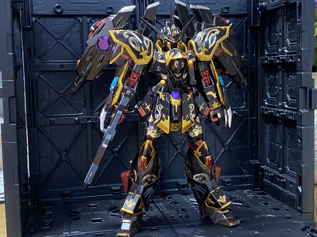 しかしながら、折からの値上げとかの影響なのか、缶スプレーの容量って昔より減りましたかね?1缶で白ランナーパーツ塗りきれませなんだ…ʅ(◞‿◟)ʃなので、100均マーカーとエンポスシール、さらに最近気に入ってるアルミ補修テープでちょいちょいと誤魔…ディテールアップ…試みてみました。