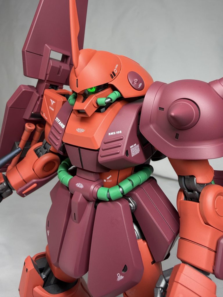 この時期のMGは純正LEDが組み込めるので良いですね