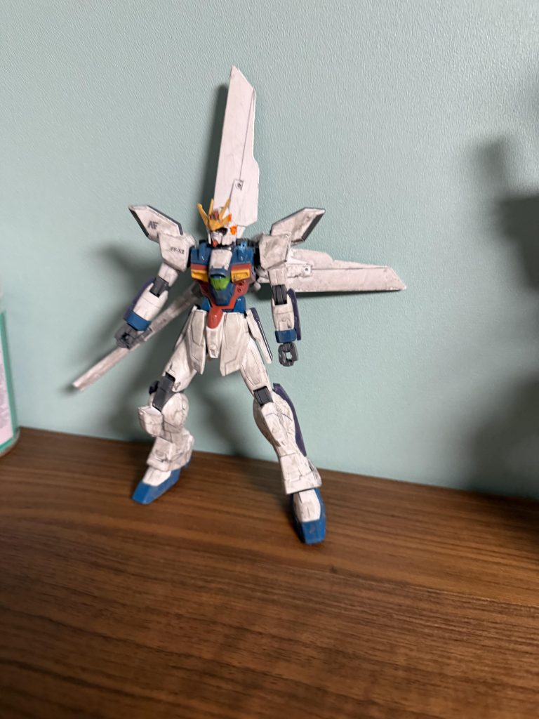 コレは缶スプレーの光沢を使用したものです。要はこんな感じなりますよーってやつです