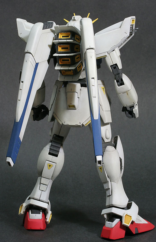 当時で言うスパクリをトップコートに吹いたのと、飾らずに押し入れだったせいか、そっちの方での黄変はありませんでした。汚い手でベタベタさわったのが後になって黄変してます。(気持ちの良くない話ですみません。)