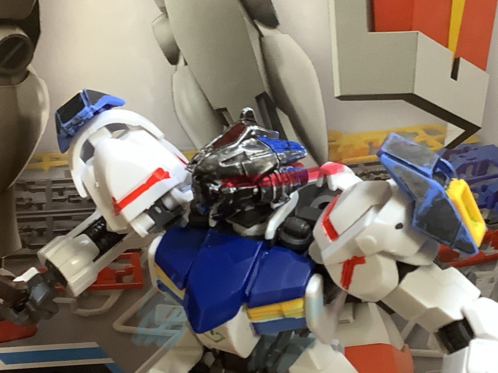 特殊システム「VORUHU」トランザムとEXZMを組み合わせたシステム。システムが作動すると、動きが速くなり、残像による分身も出すことができる。