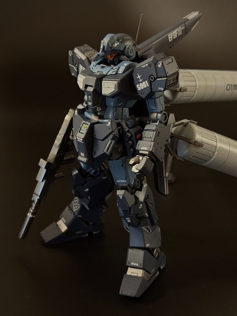 カラーレシピ下地　ガイアサーフェイサーエヴォガンメタ本体濃青　クレオスディープオーシャンブルー本体薄青　クレオスミディアムブルーダクト部　ガイアEx-ホワイト80%+ガイアミディアムブルー20%関節等　ガイアスターブライトアイアン