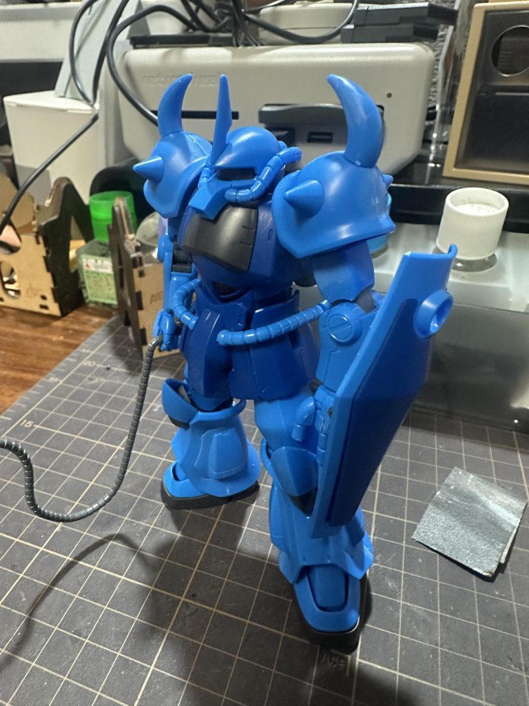 素組み状態、使用塗料はあまり覚えてませんが明るい青部分はガイアのATブルーだった記憶があります