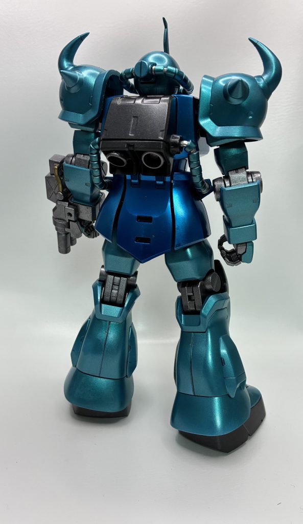 腹の動力パイプの取り付けを間違えてしまい、隙間が空いてしまいました(;_;)