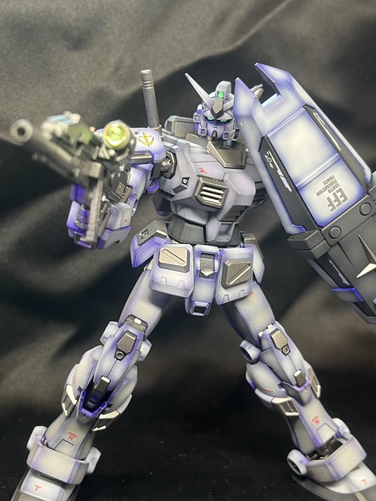 ほぼ無改造です🦐新しいキットはイジるとこないです、というか僕の腕では手が出ません😂ライフルのスコープはラピーテープ+レジンです🍬カメラアイはUVで光ります🤖