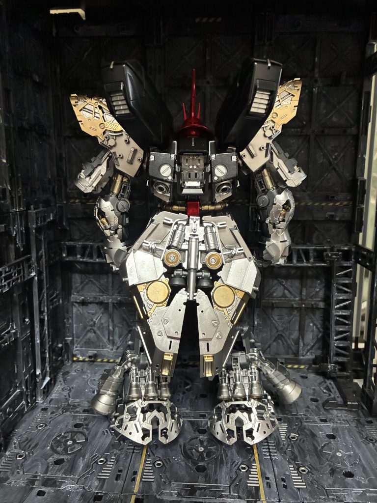 メカメカしていてお気に入りの背面ショット