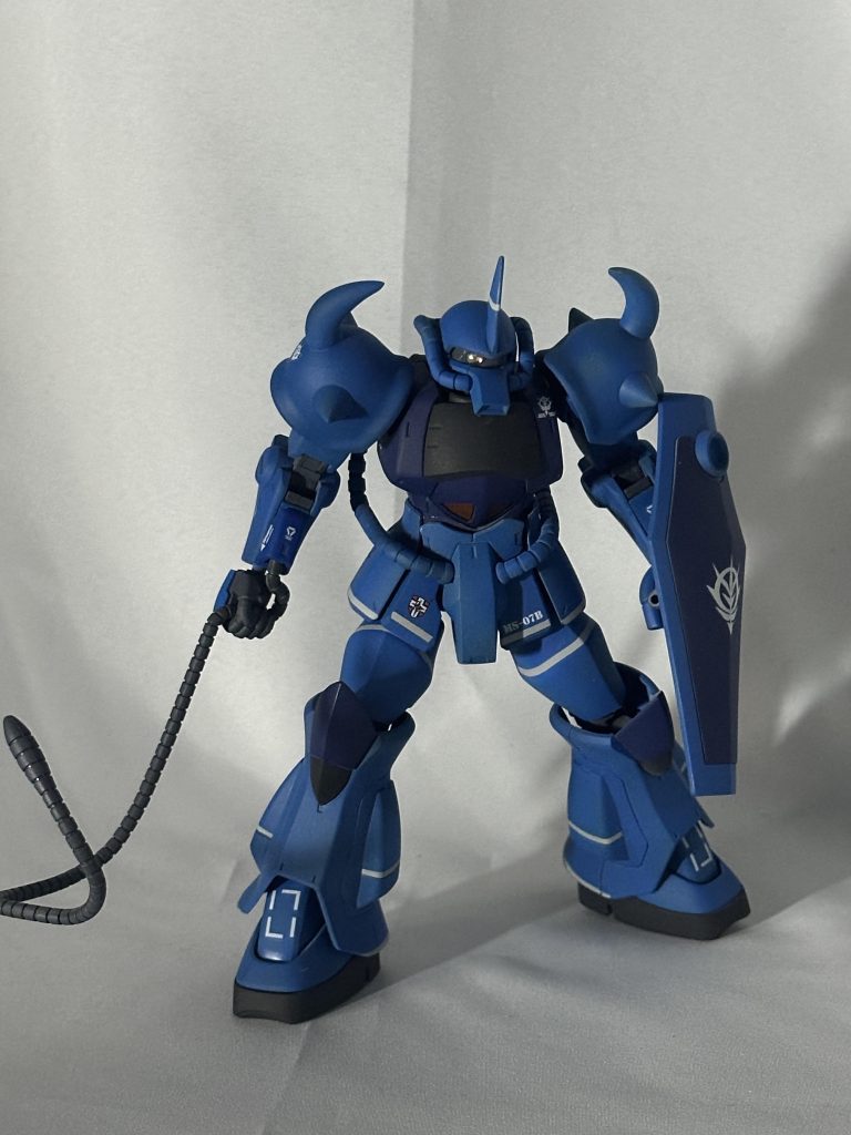 モノアイは市販のディテールアップパーツを使用してます、全体的にデカールは少なめを意識