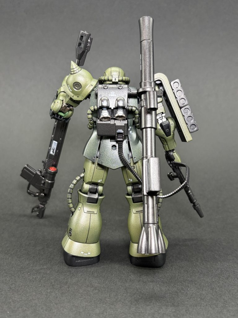 他の方の作例を参考に、ライフル、マシンガン、バズーカのスコープはメタリックレッドを塗ってから100均のクリアレジンで埋めてみました。初めてUVレジンを使いましたがこれはいろいろと使えそうですね。　