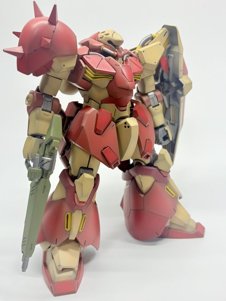 勢いだけで完成させたので、赤い装甲の塗り分けがまるでイメージと違いガッカリしました…第2部のメッサーが入手できた暁にはしっかり作りたいと思います…