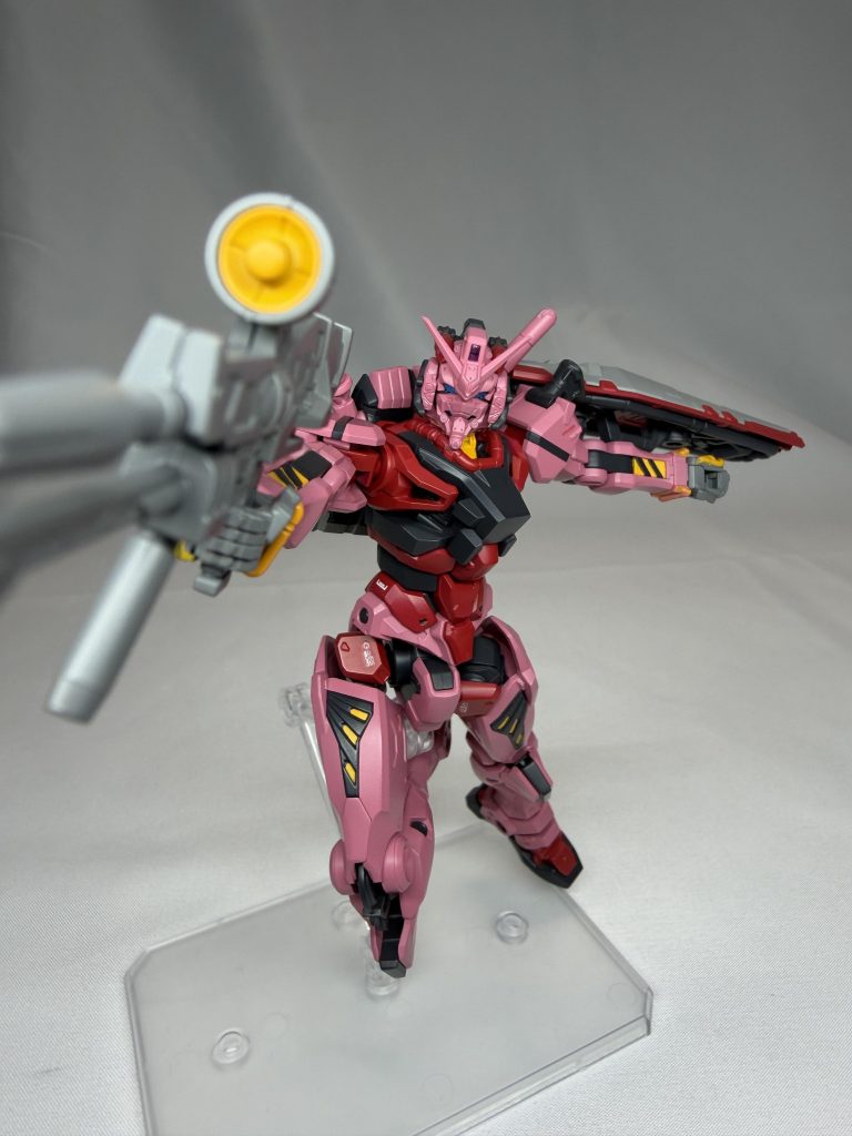 赤いガンダム–2枚目/制作者：mt.kuro