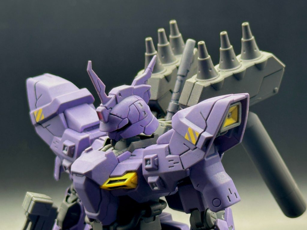 その後、パージしたファンネルコンテナと中破した頭部の代わりに、漂着したサイコガンダムMk-Ⅳ G-ドアーズの頭部とサイコプレートを搭載し、ムーンガンダムとして生まれ変わることに。